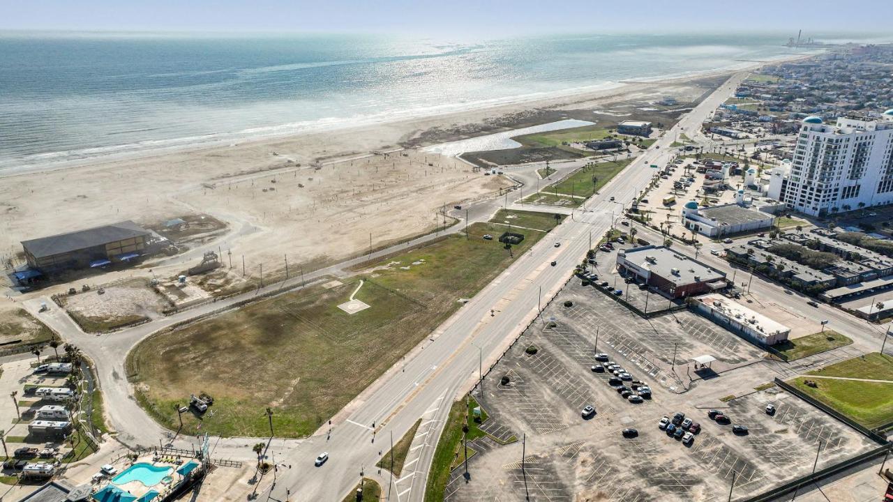 Tropical Springs Studio Apartment Two Queen Beds Galveston Kültér fotó